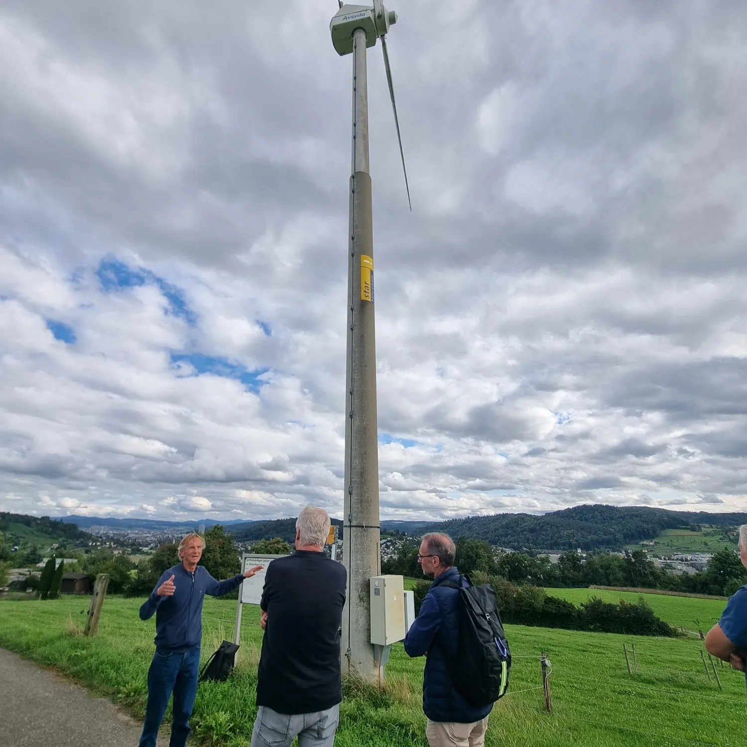 Kurzreferat bei der Windturbine auf dem Taggenberg